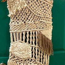 Mi Proyecto del curso: Introducción al macramé: creación de un tapiz decorativo. Un projet de Art textile de Mercedes Vera - 01.04.2021