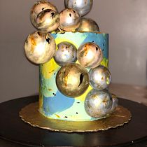 Maritza Gonzalez - My project in Cake Design: Modern Decorating Techniques course.  project by maritza_gonzalez7609 - 04.01.2021