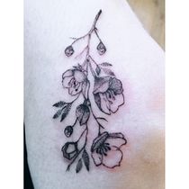 Meu projeto do curso: Tatuagem botânica com pontilhismo. Projekt z dziedziny Projektowanie tatuaż, Trad, c i jna ilustracja użytkownika Vi Guidugli - 28.04.2021