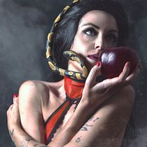Il mio progetto del corso: Autoritratto fotografico concettuale. Self-Portrait Photograph, Photographic Composition, Photograph, and Fine-Art Photograph project by Alessandra Biancaneve - 04.08.2021