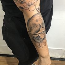 Meu projeto do curso: Tatuagem botânica com pontilhismo. Un progetto di Illustrazione tradizionale, Design di tatuaggi e Illustrazione botanica di Eduardo Silva - 31.08.2021