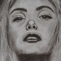 My project in Artistic Charcoal Portraiture: Creating Atmosphere course. Desenho artístico, Ilustração tradicional, Artes plásticas, Desenho, Desenho de retrato, e Desenho realista projeto de martinecach - 18.04.2021