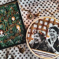 Proyecto 1 del curso: Bordado en fotografías sobre tela: Jo March & Laurie from Little Women 2019 movie, based on the story written by Louise May Alcot.. Embroider, Photograph, Collage, Paper Craft, Printing, DIY, and Textile Design project by Ana Carolina - 04.22.2021