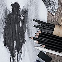 Retrato realista com lápis grafite. Un progetto di Disegno a matita, Disegno realistico, Illustrazione tradizionale, Belle arti, Bozzetti, Disegno, Disegno di ritratti, Disegno artistico e Disegno anatomico di Giulio Castravelli - 28.04.2021