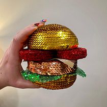 My project in Design of Decorative Pieces with Sequins course. Un projet de Artisanat de Brennan Pizzolato - 30.03.2021