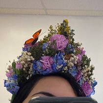 Mi primer intento Proyecto del curso: Tocado floral.. Accessor, Design, Fashion Design, and DIY project by Laura Elizabeth Guevara Vallejo - 05.13.2021
