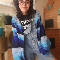 Meu projeto do curso:  Top-down: roupas de crochê sem costura. Fashion Design, Fiber Arts, DIY, and Crochet project by Larissa Ramos - 05.16.2021
