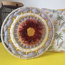 Mon projet du cours : Tissage sur métier à tisser rond. Design de acessórios, Decoração de interiores, e Tecido projeto de Catherine Cousin - 18.05.2021
