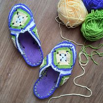 Upcycled Slippers. Fashion Design, Fiber Arts, DIY, Upc, cling, and Crochet project by Mheryl Espinosa - 05.18.2021
