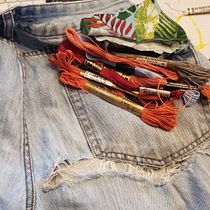 My project in Embroidery: Clothing Repair course. Projekt z dziedziny  Haft,  Szycie, DIY, Upcycling i Wzornictwo tekstyliów użytkownika sandyj - 21.05.2021