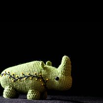 Rinoceronte . Arts, Crafts, To, Design, Fiber Arts, DIY, and Crochet project by José Neri - 05.24.2021