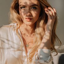 My project in Lifestyle Brand Photography for Social Media course. Photograph, Social Media, Product Photograph, Commercial Photograph, Instagram Photograph, Lifest, and le Photograph project by Emma-Jane Lewis - 05.28.2021