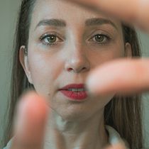 My project in Intimate Photography Portraits_Tassia. Photograph, Portrait Photograph, Photographic Lighting, Fine-Art Photograph & Interior Photograph project by Guilherme Fernandes Leite - 06.02.2021