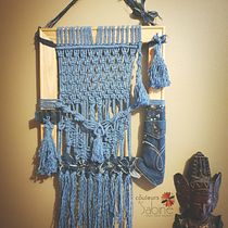 Mon projet du cours : Introduction à la tenture en macramé. Een project van Ontwerp van accessoires, Craft, Textiel y Macramé van Sabine Cointe - 02.06.2021