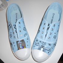 Mon projet du cours : Restauration et personnalisation de baskets. Accessor, Design, Fashion Design, Acr, lic Painting, DIY, Upc, and cling project by patricia LACANNE - 06.04.2021