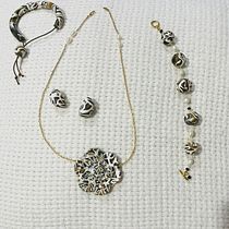 Mi Proyecto del curso: Joyería de cerámica para principiantes Ein Projekt aus dem Bereich Erweiterungsentwicklung, Schmuckdesign und Keramik von Erika Castañeda - 05.06.2021