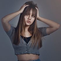 Mi Proyecto del curso: Retoque fotográfico de moda y belleza con Photoshop. Photograph, Photo Retouching, Fashion Photograph, Portrait Photograph, and Digital Photograph project by Denis Montiel Umaña - 06.07.2021