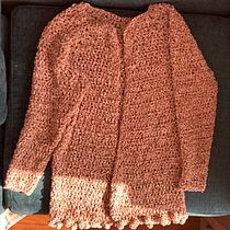 Mi Proyecto del curso:  Top-down: prendas a crochet de una sola pieza. Un progetto di Fashion design, Fiber Art, DIY e Uncinetto di Claudia Cortez Briones - 02.06.2021