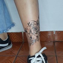 Meu projeto do curso: Tatuagem botânica com pontilhismo. Projekt z dziedziny Trad, c, jna ilustracja, Projektowanie tatuaż, R i sunek botaniczn użytkownika Raquel Nogueira - 11.07.2021