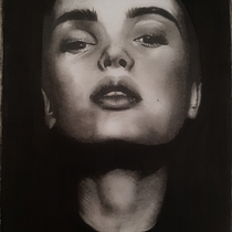 Il mio progetto del corso: Ritratto artistico al carboncino: creare atmosfere. Ilustração tradicional, Artes plásticas, Desenho, Desenho de retrato, Desenho realista, e Desenho artístico projeto de Mariagrazia Fedele - 14.06.2021