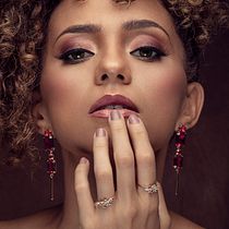 Meu projeto do curso: Retoque de beleza para iniciantes. Photograph, Photo Retouching, Fashion Photograph, Portrait Photograph, and Digital Photograph project by Daniel Frias - 06.14.2021