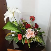 My project in Design and Creation of Floral Compositions course. Un progetto di Interior design, Paesaggismo, Interior Design e DIY di Salma Salem - 16.06.2021