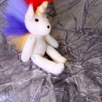Mi Proyecto del curso: Needle felting: mi primer unicornio. Artesanato, e Design de brinquedos projeto de Orquídea Rosa - 20.06.2021
