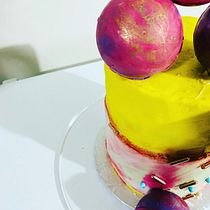 My project in Cake Design: Modern Decorating Techniques course. Un progetto di Design e DIY di Omotope Awoleye - 21.06.2021