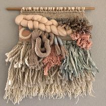 My project in Hand Weaving Techniques for Beginners  Course. Un progetto di Artigianato, Interior Design e Fiber Art di Erin Jones - 23.06.2021