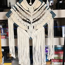 My project in Introduction to Macrame Tapestry course - Final Project. Een project van Ontwerp van accessoires, Craft, Textiel y Macramé van Joddi Melan - 25.06.2021