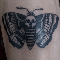 tatuaje en piel humana . Un progetto di Design di tatuaggi di heliorubio98 - 28.06.2021