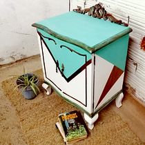 Mesita de noche vintage. Un progetto di Artigianato, Design e creazione di mobili, Interior design, DIY, Falegnameria , Upc e cling di Natàlia Guàrdia Pérez - 06.07.2021
