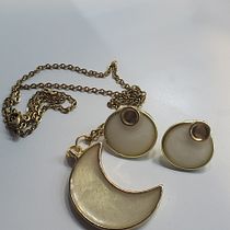 My project in Resin Jewelry Design course. Design de acessórios, Artesanato, Design de joias, e DIY projeto de Susana Luna - 28.06.2021