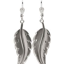 Mi Proyecto del curso: Fotografía de objetos brillantes y esquemas de iluminación. Un projet de Photographie, Conception d'éclairage, Postproduction photographique, Photographie de produits, Éclairage photographique , et Photographie de studio de Nina Roze - 06.07.2021