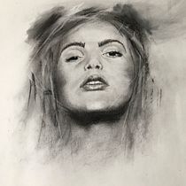 Mein Kursprojekt: Künstlerisches Porträt mit Kohlestift: die Atmosphäre. Ilustração tradicional, Artes plásticas, Desenho, Desenho de retrato, Desenho realista, e Desenho artístico projeto de fsaorine - 10.07.2021