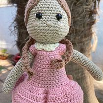 Mi muñeca Leonor. Un proyecto de Artesanía, Diseño de juguetes, Tejido, Crochet, Amigurumi y Diseño textil de Clau Illesca - 21.12.2022