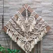 Meu projeto do curso: Introdução à tapeçaria em macramê. Un progetto di Design di accessori, Artigianato, Fiber Art e Macramè di Ana Lourdes Avelar - 14.07.2021