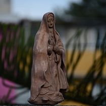 Mi Proyecto del curso: un regalo para mi mamá. Un projet de Conception de personnages, Beaux Arts, Sculpture , et Céramique de Elí Gumez - 15.07.2021