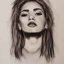 My project in Artistic Charcoal Portraiture: Creating Atmosphere course. Ilustração tradicional, Artes plásticas, Desenho, Desenho de retrato, Desenho realista, e Desenho artístico projeto de Bobby Venedam - 22.07.2021