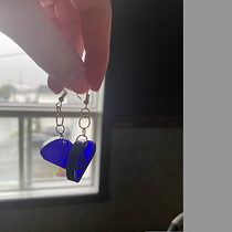 Mon projet du cours : Design de bijoux en résine. Design de acessórios, Artesanato, Design de joias, e DIY projeto de Julie Sadon - 22.07.2021