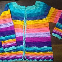 Mi Proyecto del curso:  Top-down: prendas a crochet de una sola pieza. Un progetto di Fashion design, Fiber Art, DIY e Uncinetto di Carla Aguilar Burgos - 25.07.2021