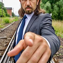 My first Portraitshooting: Award winning Actor Micky Jukovic, i did the coaching, whats your type and portraits = www.get-the-job.de . Photograph, Portrait Photograph, and Photographic Lighting project by Alexander Roger Wolf - 08.01.2021