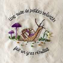 L'escargot: My project in Embroidery Techniques: Illustrating with Needle and Thread course. Un projet de Broderie de Laura Jacquemond - 07.08.2021