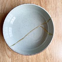 Mi Proyecto del curso: Introducción al Kintsugi: restaura tu cerámica con oro . Arts, Crafts, Fine Arts, Ceramics, and DIY project by Paula Osma - 08.07.2021