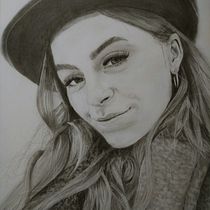 My project in Realistic Portrait with Graphite Pencil course. Traditional illustration, Fine Arts, Sketching, Pencil Drawing, Drawing, Portrait Drawing, Realistic Drawing, Artistic Drawing, and Figure Drawing project by Paweł Ziajka - 08.08.2021
