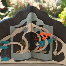 Mon projet du cours : Illustrations en papier découpé : créez des livres extraordinaires. Een project van Traditionele illustratie, Redactioneel ontwerp, Papercraft, Stor, telling,  Boekbinding, Kinderillustratie, DIY y Verhaallijn van mc.maynadier - 10.08.2021
