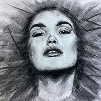 My project in Artistic Charcoal Portraiture: Creating Atmosphere course. Ilustração tradicional, Artes plásticas, Desenho, Desenho de retrato, Desenho realista, e Desenho artístico projeto de Lisa Sheridan - 11.08.2021