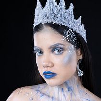 Mi Proyecto del curso: Fotografía editorial de belleza y retoque digital. Photograph, Art Direction, Lighting Design, Photo Retouching, Fashion Photograph, Studio Photograph, and Digital Photograph project by Julio Casas - 10.09.2021