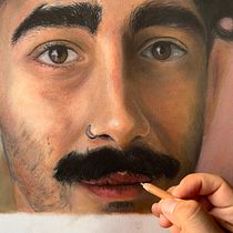 Mi Proyecto del curso: Retrato realista al pastel tiza. Traditional illustration, Fine Arts, Drawing, Portrait Drawing, and Realistic Drawing project by lunnika - 08.13.2021