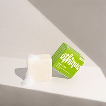 My project in Creative Product Photography from Start to Finish course. Photograph, Product Photograph, Photographic Lighting, and Digital Photograph project by Irena Cima - 08.14.2021